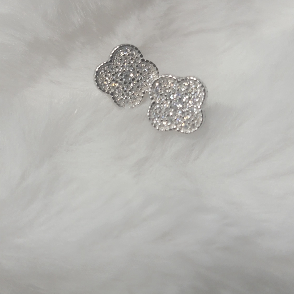 Elegant Sterling Silver Moissanite Clover Stud Earrings